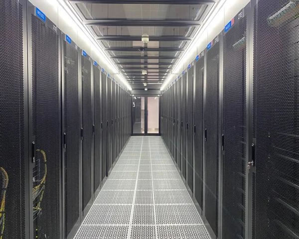 How Can Operations Teams Establish SLA Requirements For Maintaining Websites Hosted On American High-security Servers?